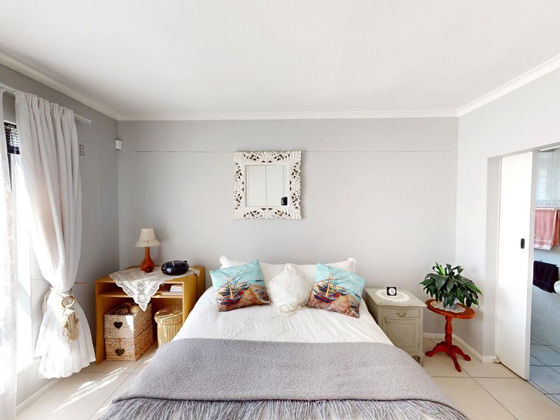 Immaculate 2 Bedroom Apartment Close To Strand Beach - Photo 6