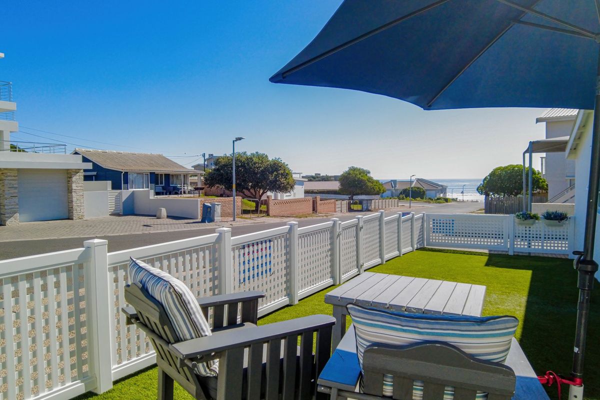 Beach House for Sale - Photo 2