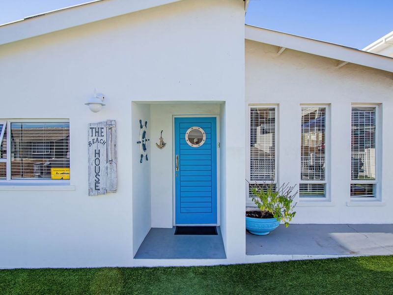 Beach House for Sale - Photo 9