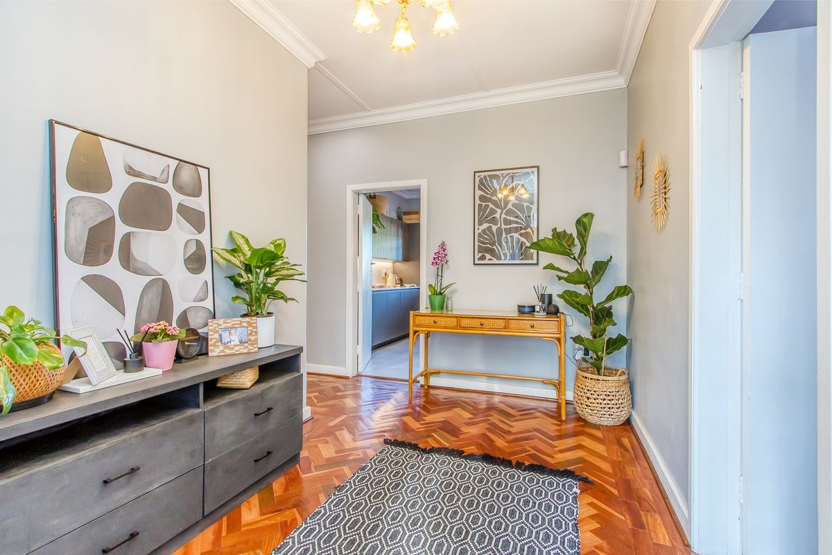 Renovated Modern Home To Let in the Heart of Linden - Photo 5