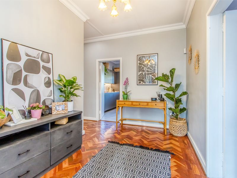 Renovated Modern Home To Let in the Heart of Linden - Photo 5