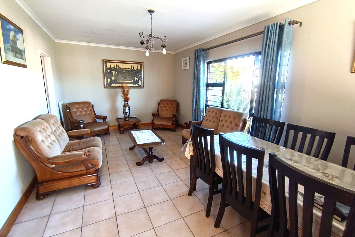 SPACIOUS 4-BEDROOM HOME IN SOUTHFORK, GORDON’S BAY AVAILABLE FOR IMMEDIATE OCCUPATION - Photo 3
