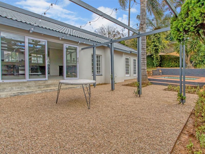 Beautifully Renovated Family Home on the Ridge in Greymont - Photo 3