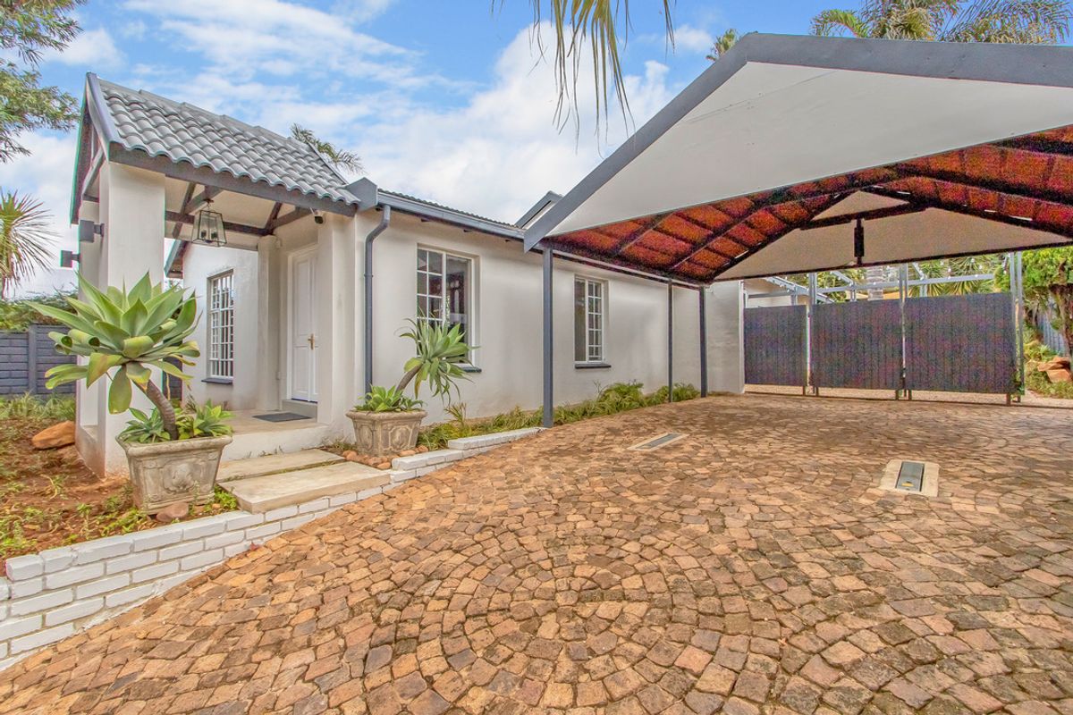 Beautifully Renovated Family Home on the Ridge in Greymont - Photo 2