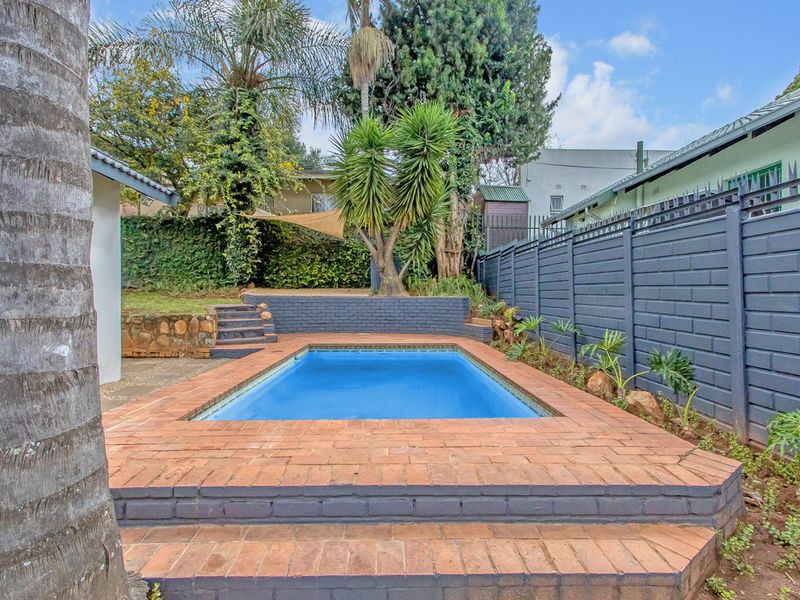 Beautifully Renovated Family Home on the Ridge in Greymont - Photo 6