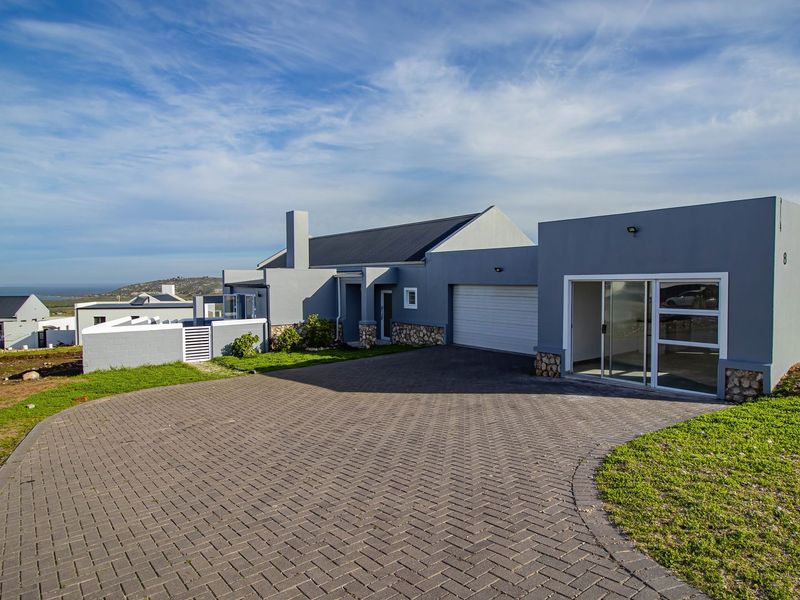 Price to Sell Quickly – 3 Bedroom Home with Private Flatlet - Bordering a Peaceful Greenbelt - Photo 4