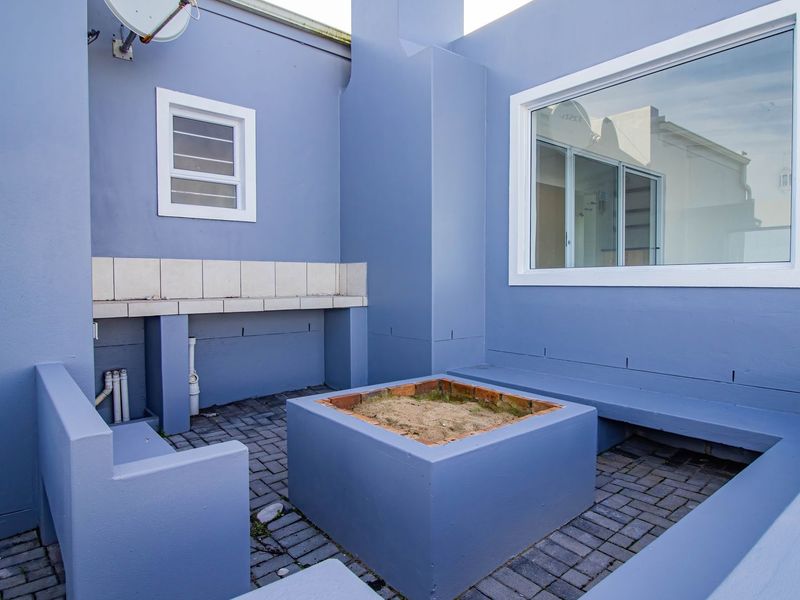 Price to Sell Quickly – 3 Bedroom Home with Private Flatlet - Bordering a Peaceful Greenbelt - Photo 10