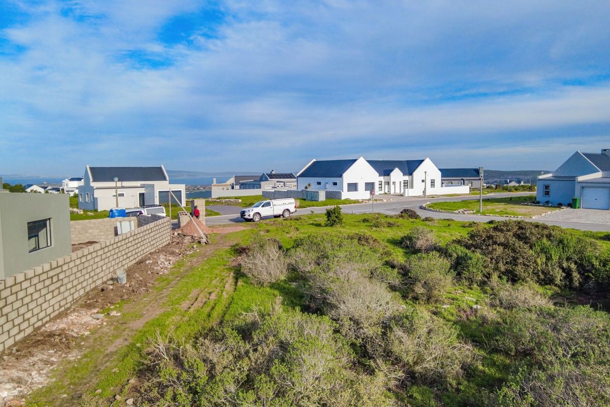 Start Your New Chapter in Hoogland Estate - Photo 2