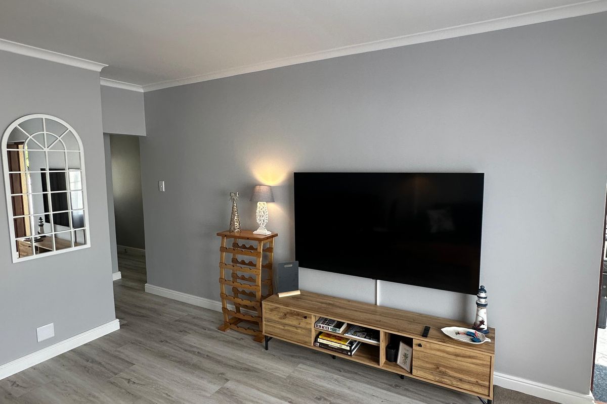 Apartment For Sale In Strand - Photo 5