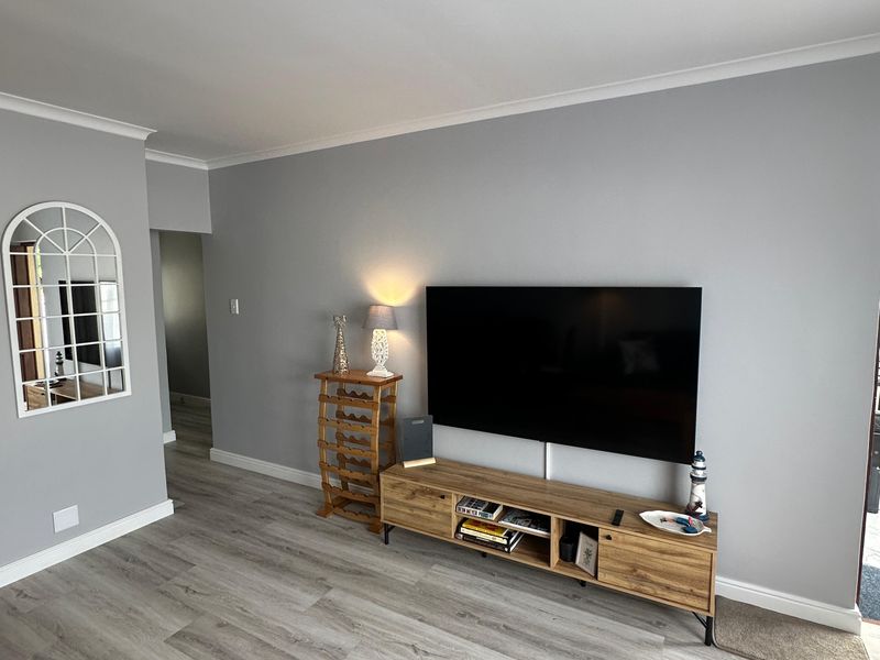 Apartment For Sale In Strand - Photo 5