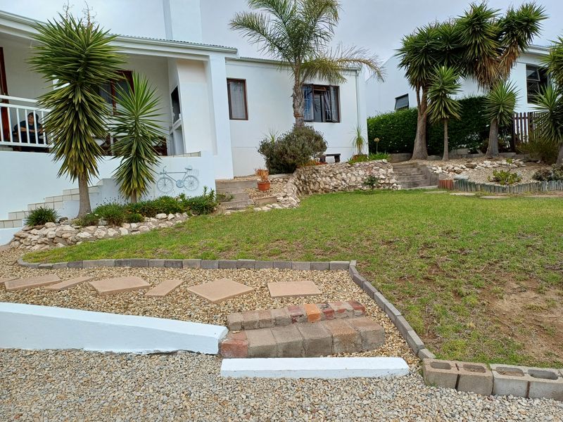 4 Bedroom house for sale in Britannica Heights - Photo 1