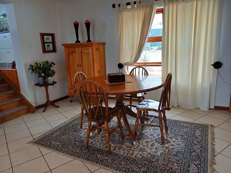 4 Bedroom house for sale in Britannica Heights - Photo 10