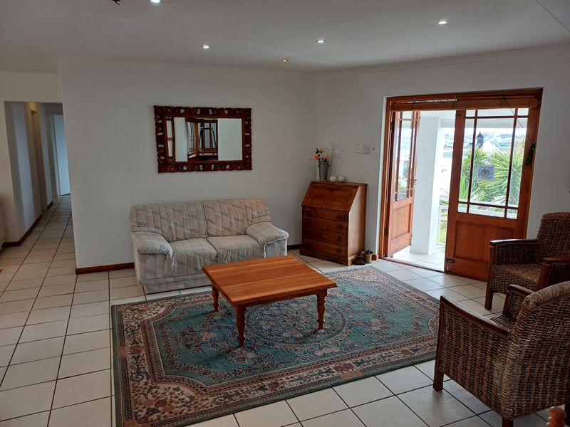 4 Bedroom house for sale in Britannica Heights - Photo 8