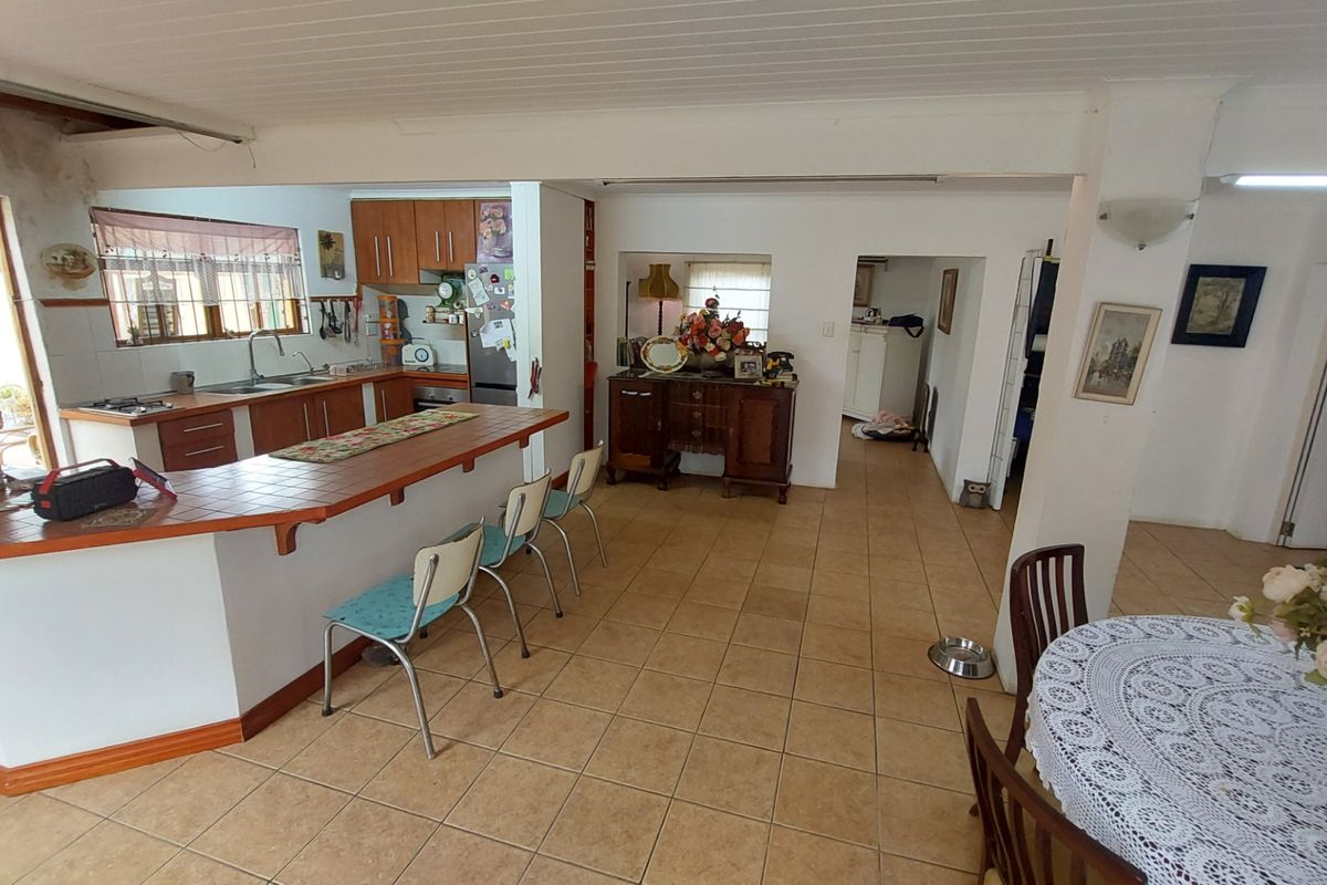 Charming family home with business potential. - Photo 5