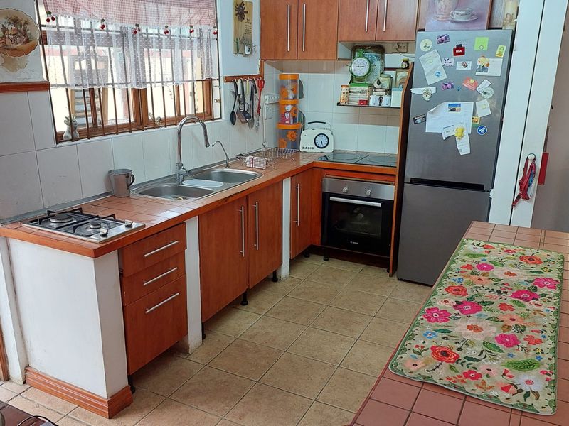 Charming family home with business potential. - Photo 7