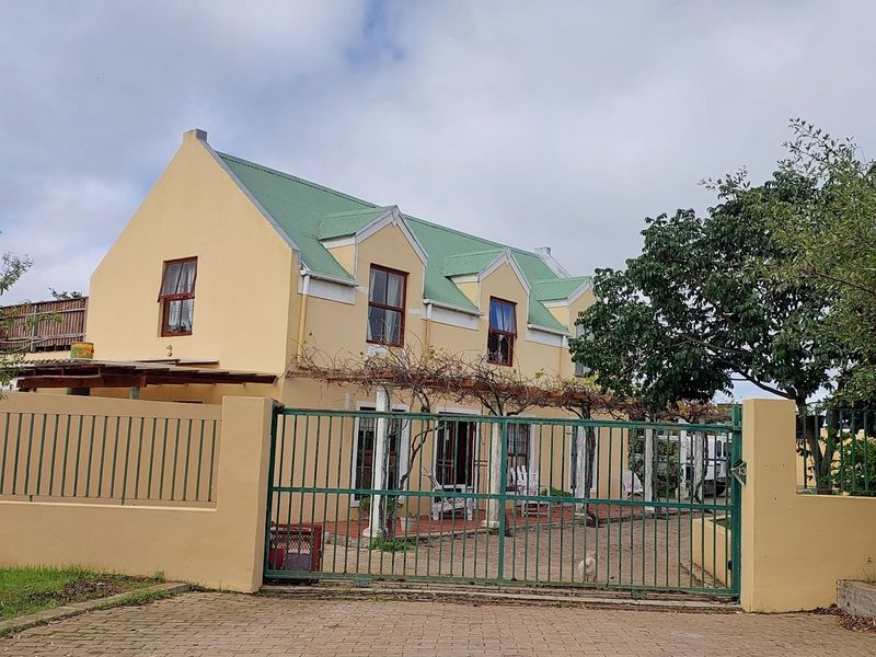 Charming family home with business potential. - Photo 2