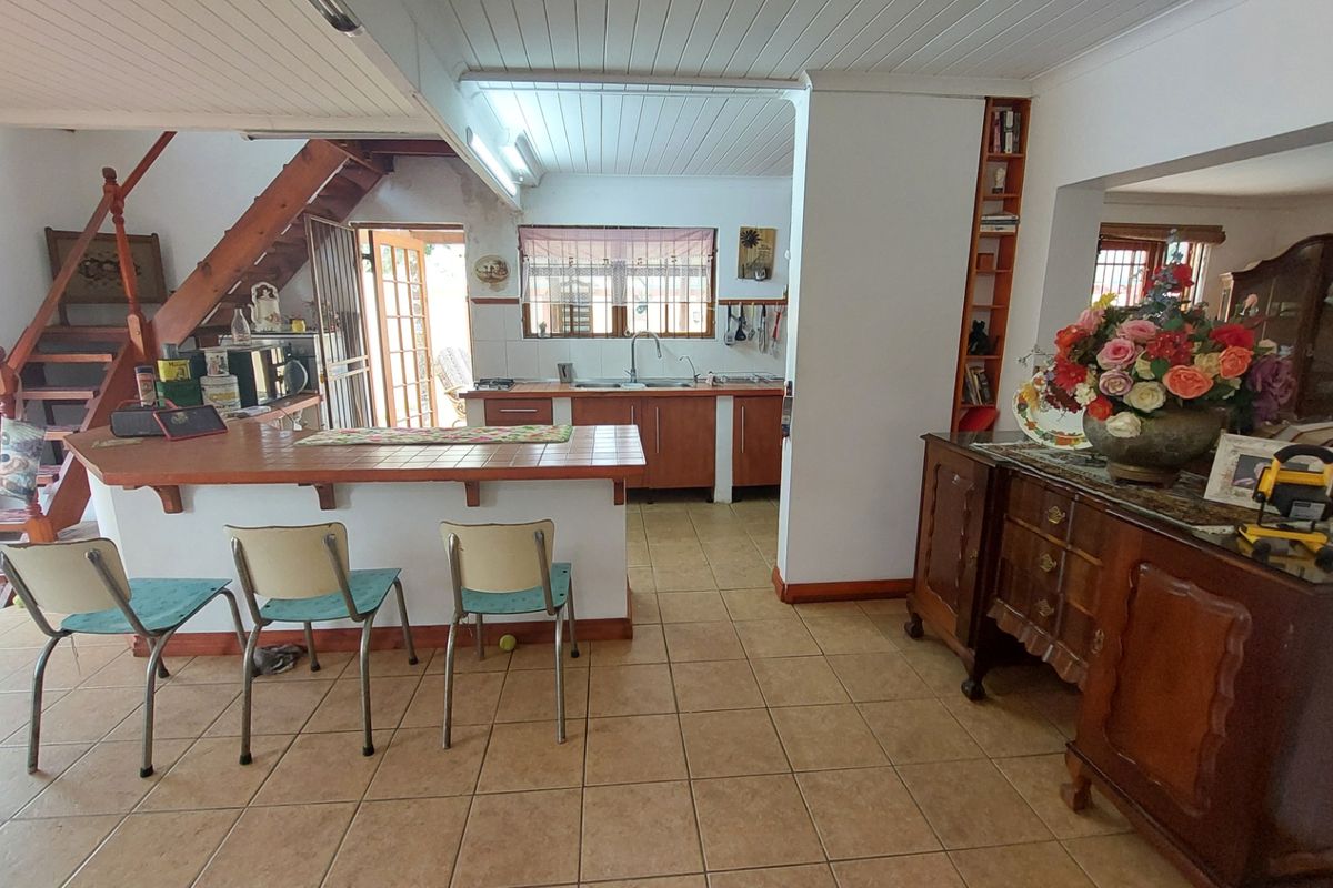 Charming family home with business potential. - Photo 4