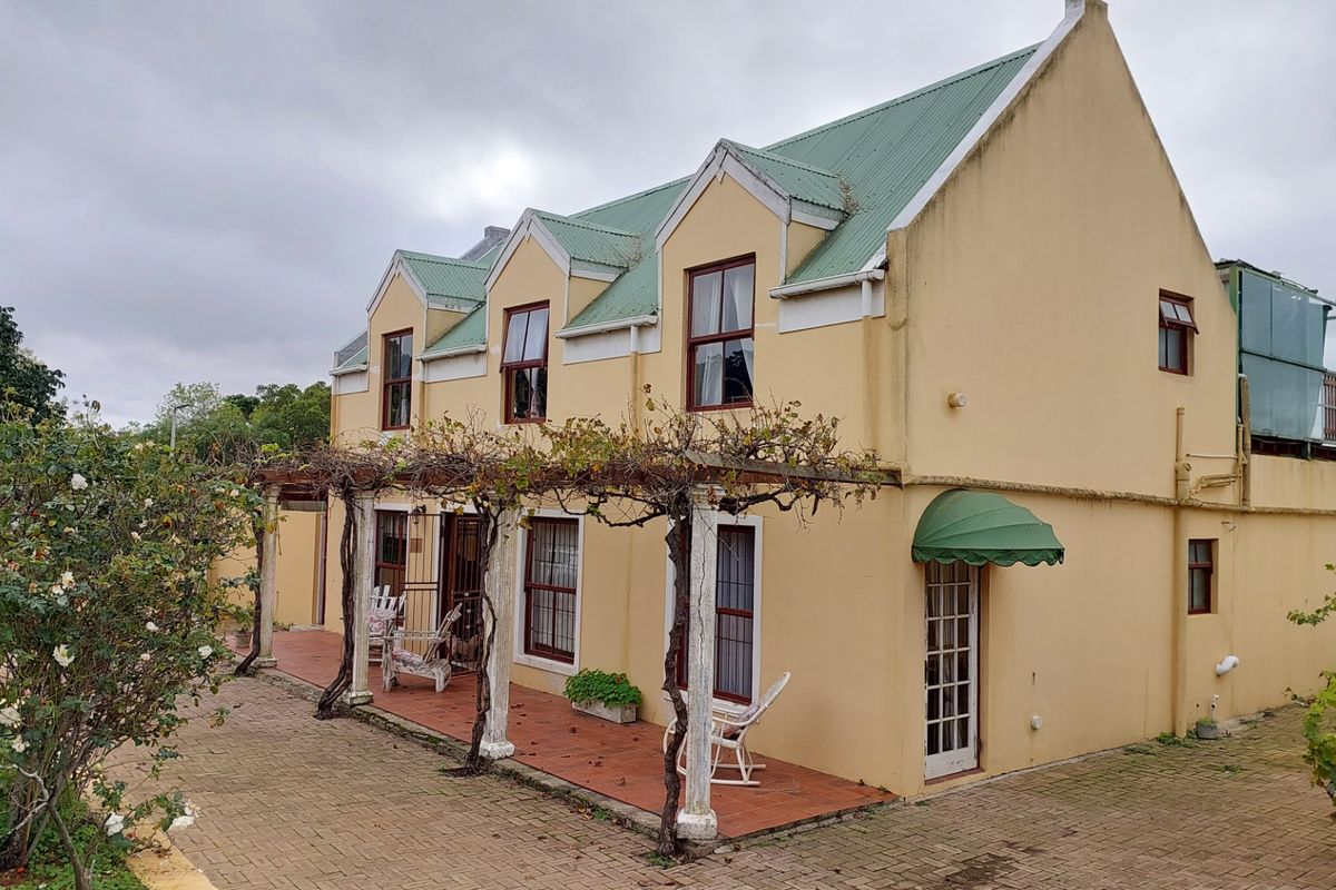 Charming family home with business potential. - Photo 3