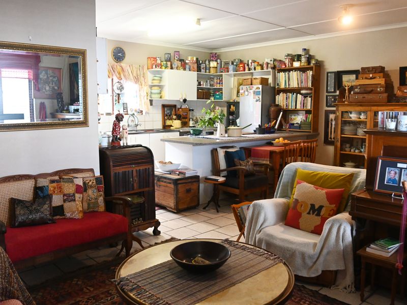 Charming 2 Bedroom Townhouse In The Heart of Strand - Photo 2