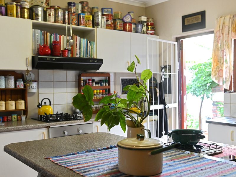 Charming 2 Bedroom Townhouse In The Heart of Strand - Photo 3