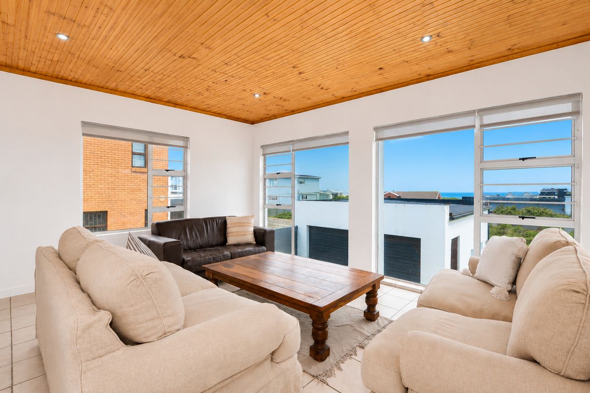 Walk to the Beach, Live the Coastal Dream: Yzerfontein Family Haven - Photo 3
