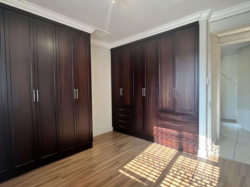 Modern 2 bedroom Apartment - Photo 10