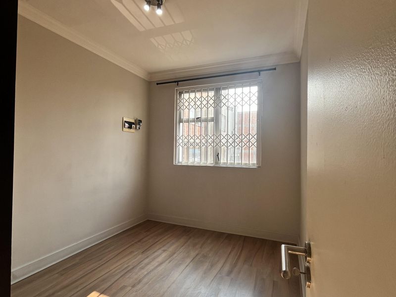 Modern 2 bedroom Apartment - Photo 6