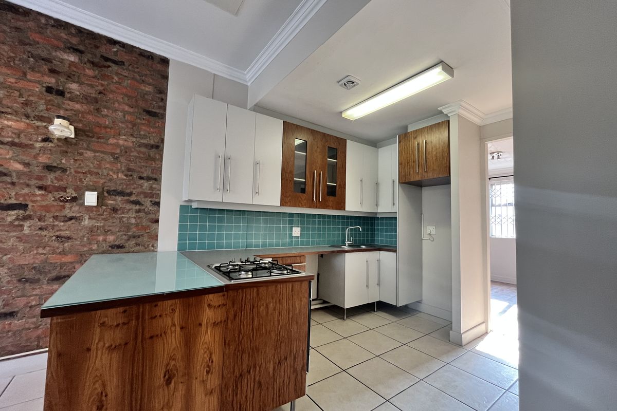 Modern 2 bedroom Apartment - Photo 3