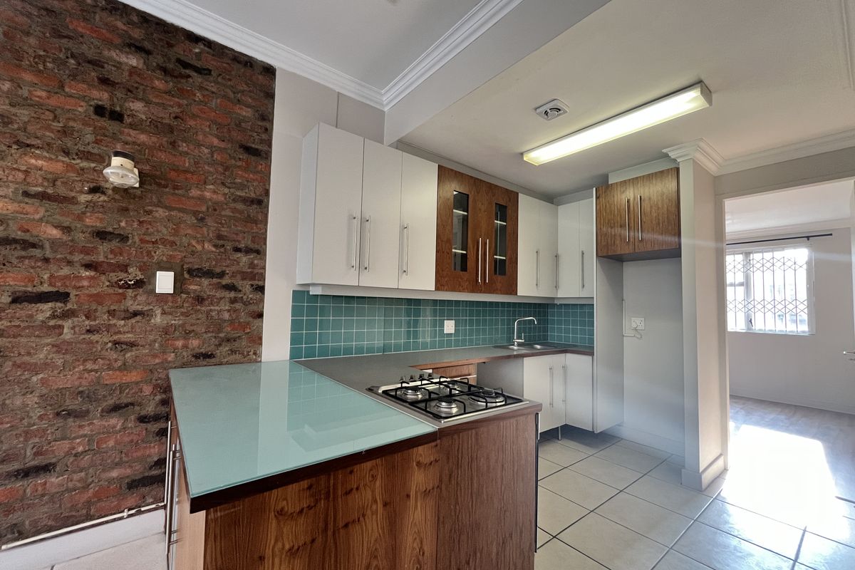 Modern 2 bedroom Apartment - Photo 4