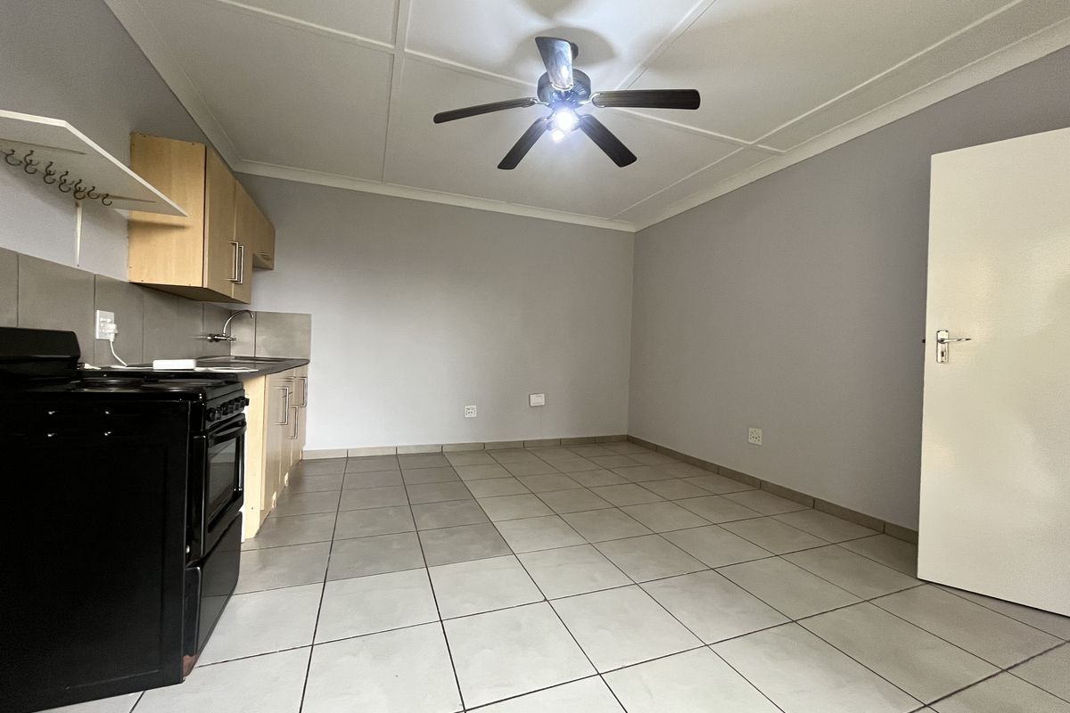 2 Bedroom Garden Cottage - Photo 2