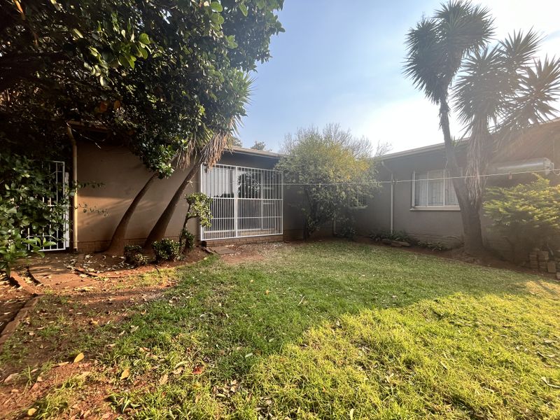 2 Bedroom Garden Cottage - Photo 1