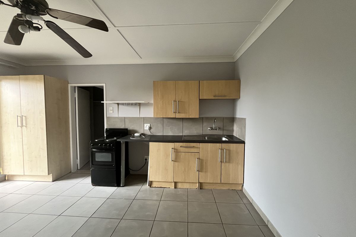 2 Bedroom Garden Cottage - Photo 4