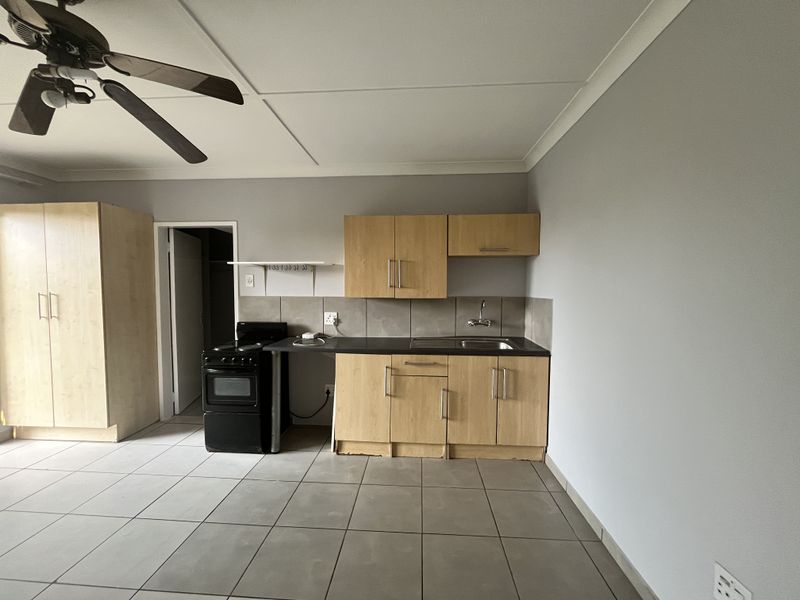 2 Bedroom Garden Cottage - Photo 4