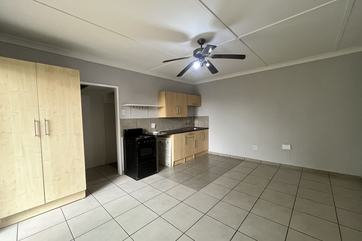 2 Bedroom Garden Cottage - Photo 3