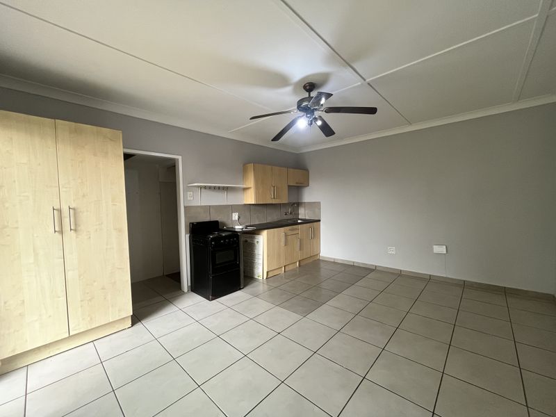 2 Bedroom Garden Cottage - Photo 3