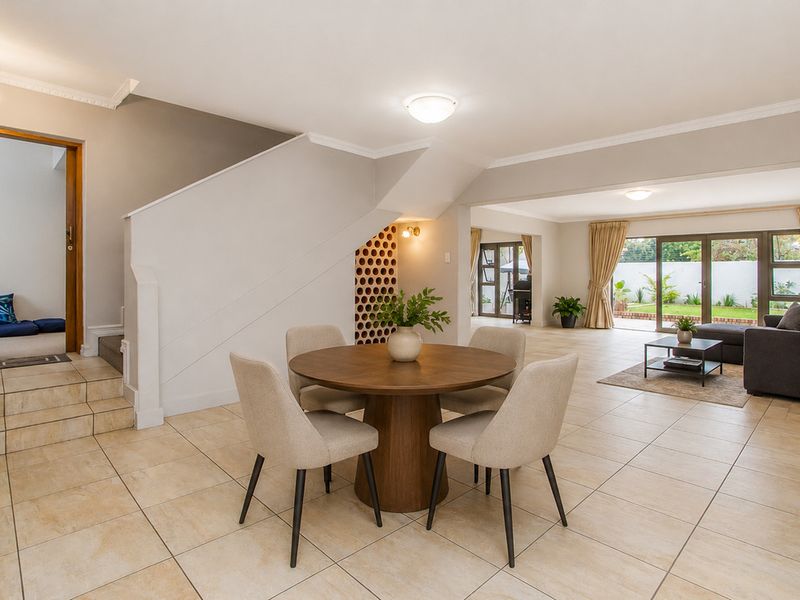 Elegant Double-Storey Townhouse in the Heart of Rosebank - Photo 2