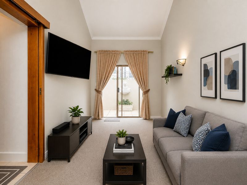 Elegant Double-Storey Townhouse in the Heart of Rosebank - Photo 6