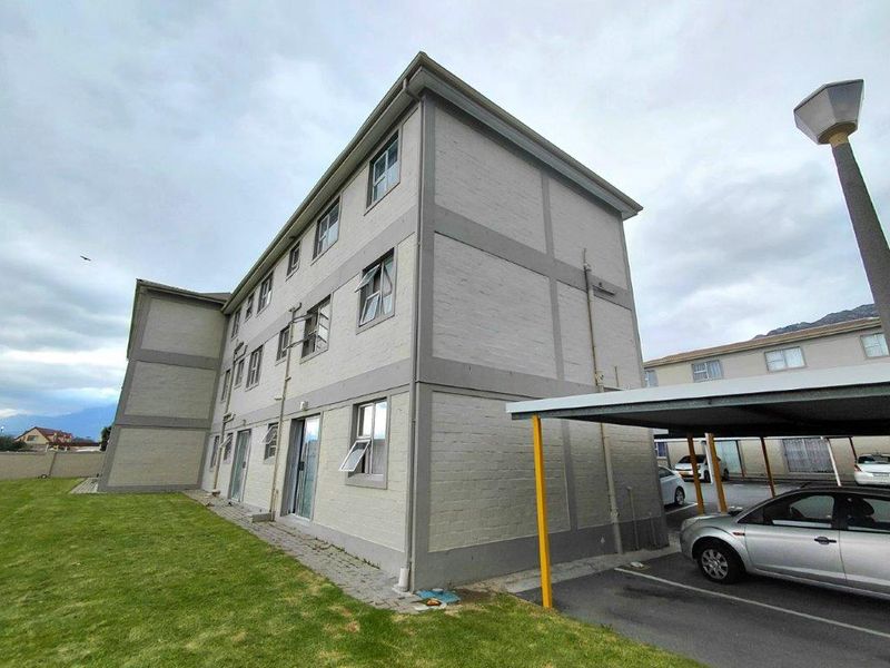 Secure complex living! - Photo 1