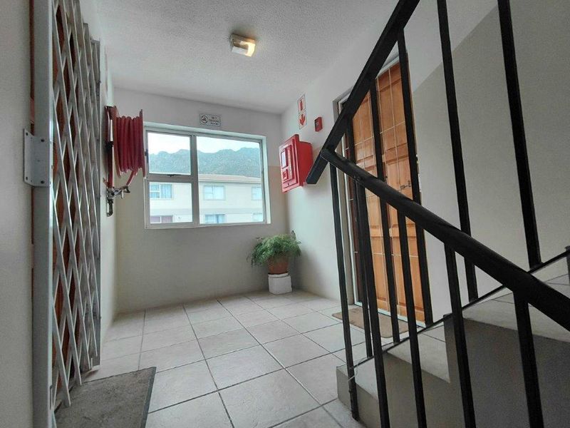 Secure complex living! - Photo 4