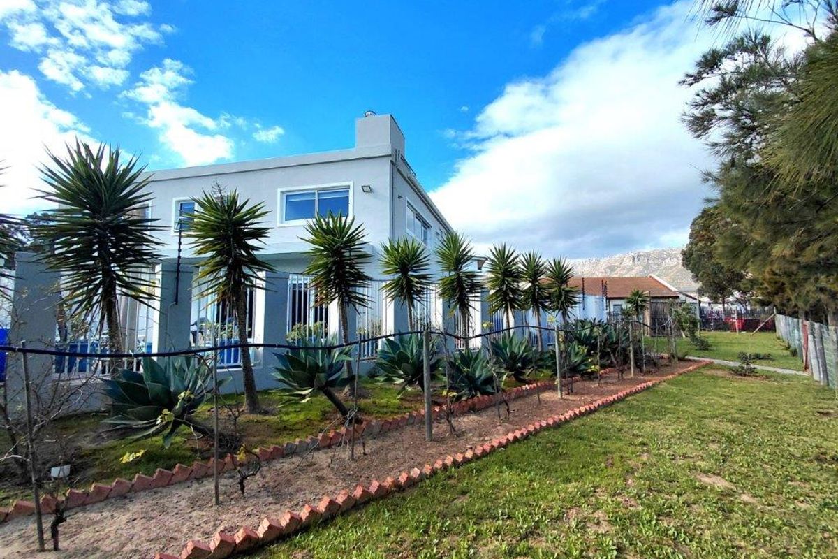 Come and experience everything this remarkable home has to offer! - Photo 3