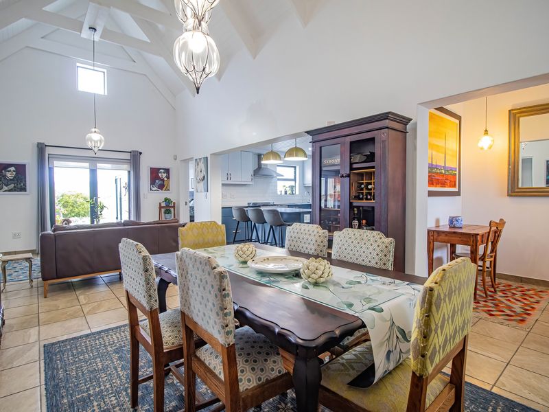 Spacious Coastal Home with Flatlet, Solar Power & Greenbelt Views in Jacobs Bay - Photo 2