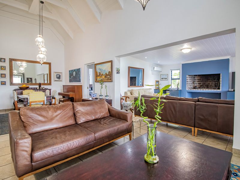 Spacious Coastal Home with Flatlet, Solar Power & Greenbelt Views in Jacobs Bay - Photo 5