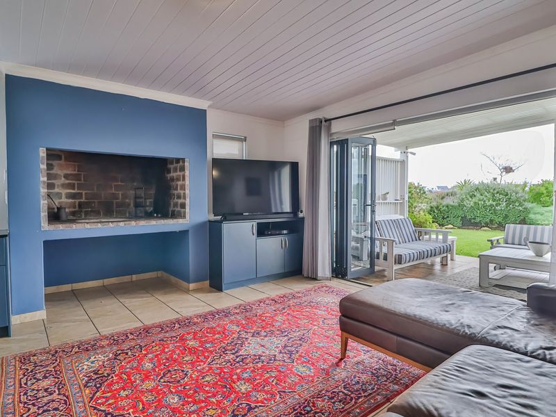 Spacious Coastal Home with Flatlet, Solar Power & Greenbelt Views in Jacobs Bay - Photo 6