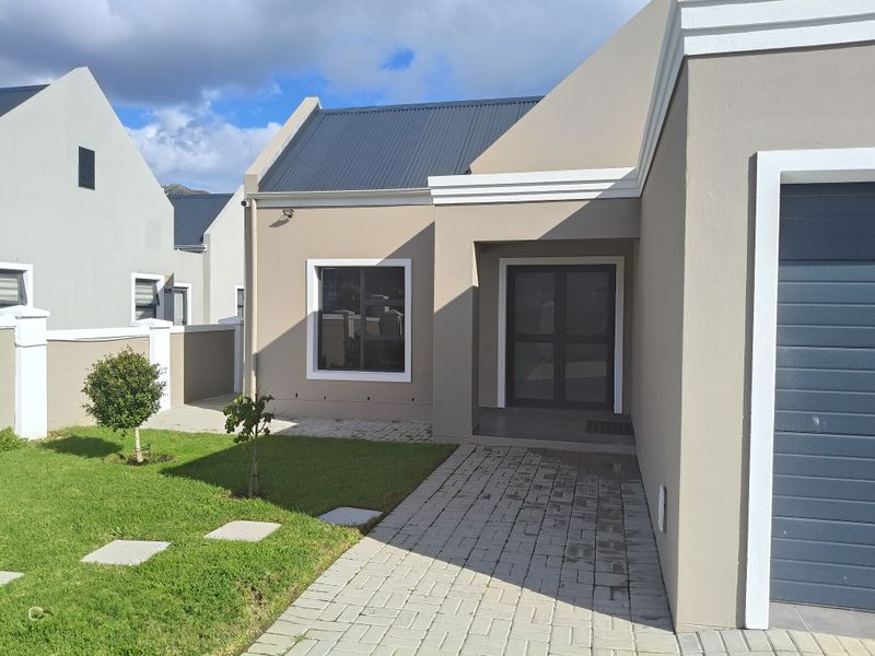 Stop Searching – This Beautifully Maintained Home Ticks Every Box Buyers Are Looking For. - Photo 1
