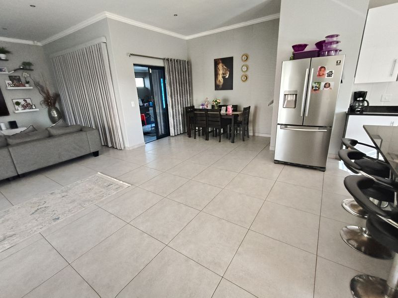 Stop Searching – This Beautifully Maintained Home Ticks Every Box Buyers Are Looking For. - Photo 7