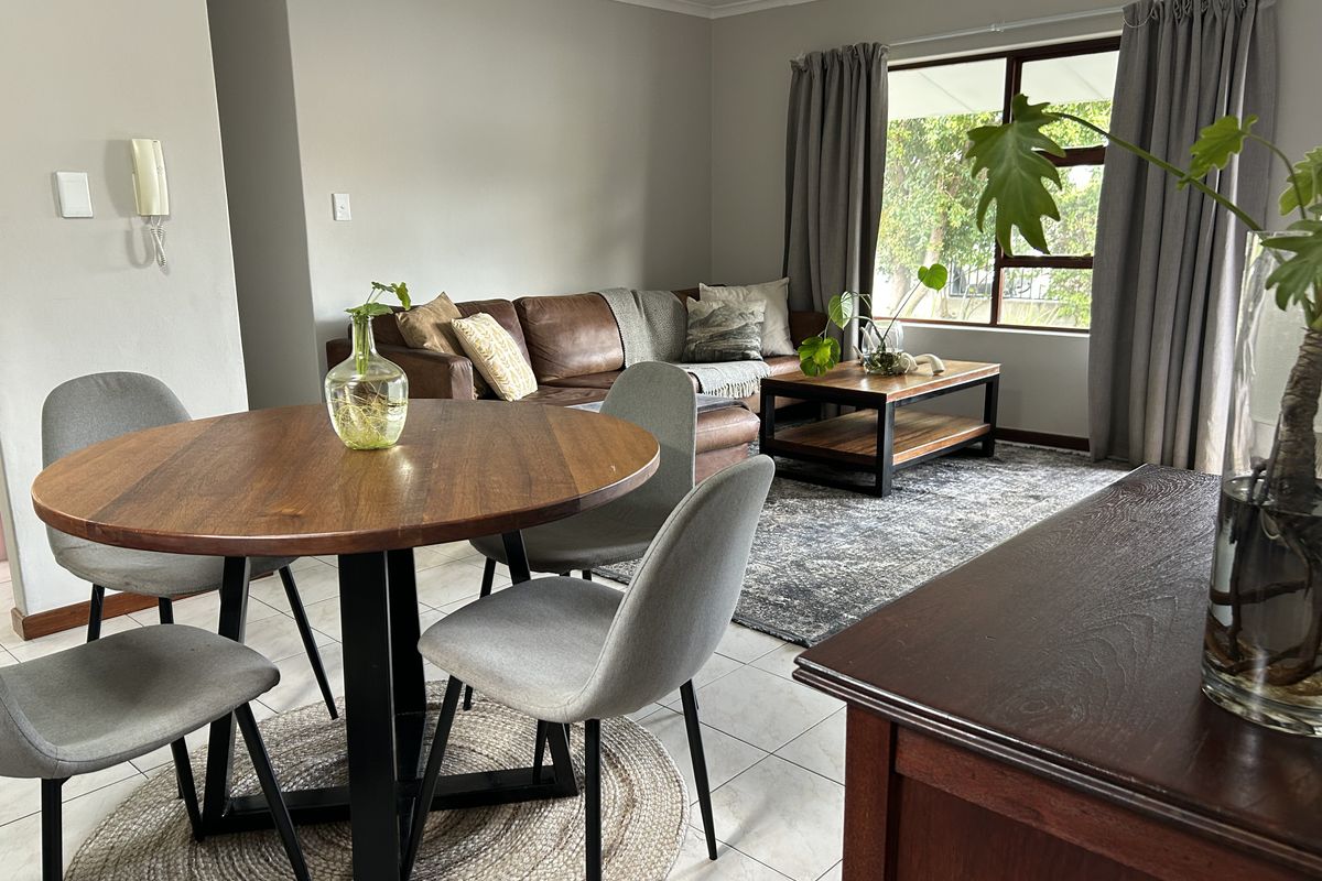 Neat 3 bedroom home in Da Vinci, Twin Palms - Photo 3