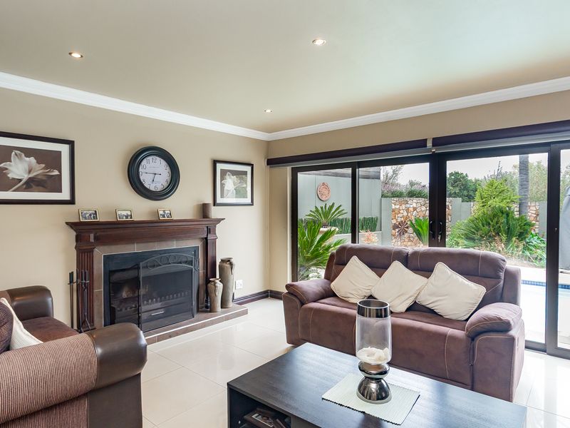 Spectacular Family Home with Beautiful Views - Photo 8