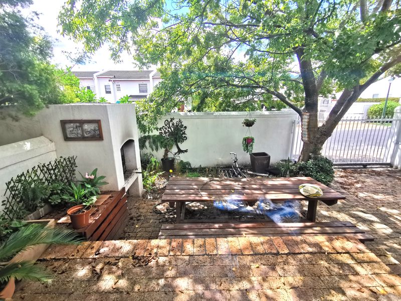 Welcome to your new rental home in Kleingeluk, Stellenbosch. - Photo 2