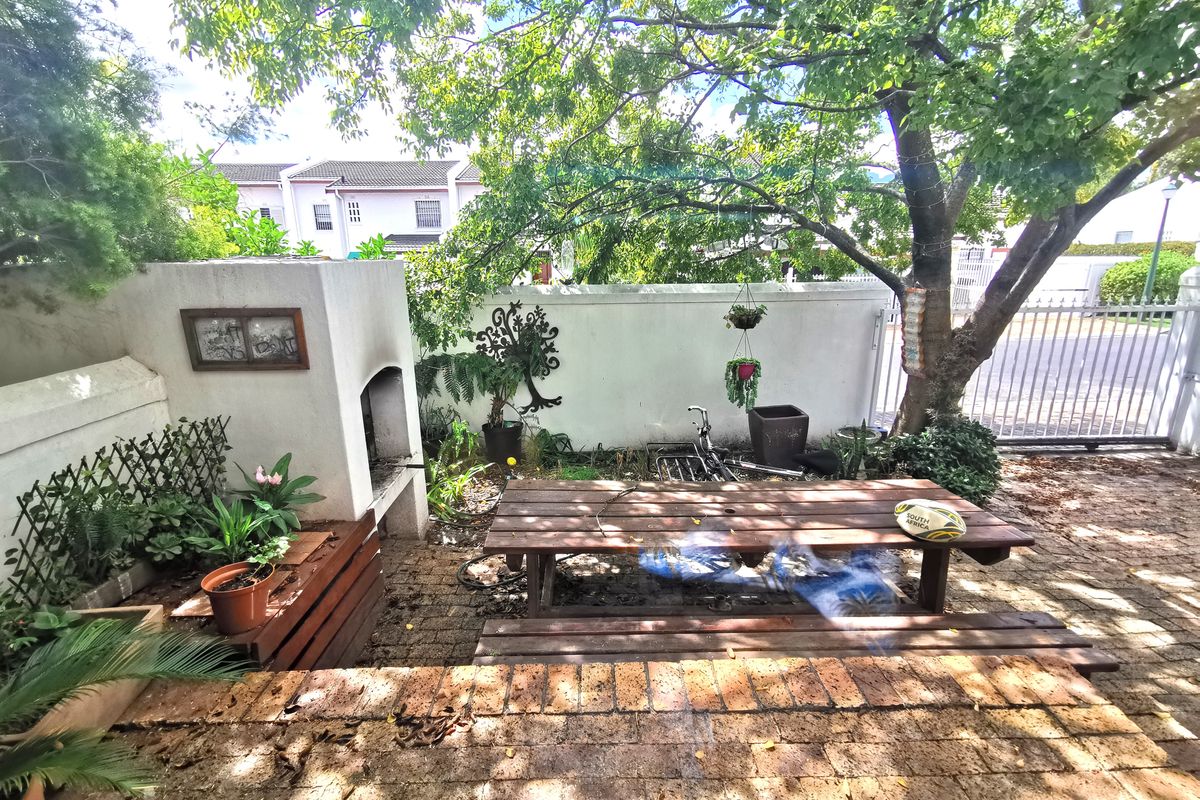 Welcome to your new rental home in Kleingeluk, Stellenbosch. - Photo 2