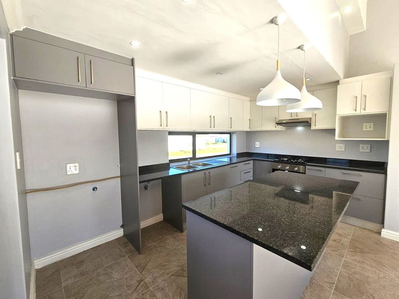 Brand new home! - Photo 10